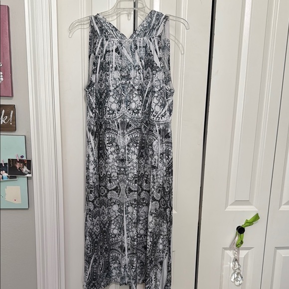 ONE WORLD Black and White Sleeveless V-Neck Sundress - Picture 6 of 8